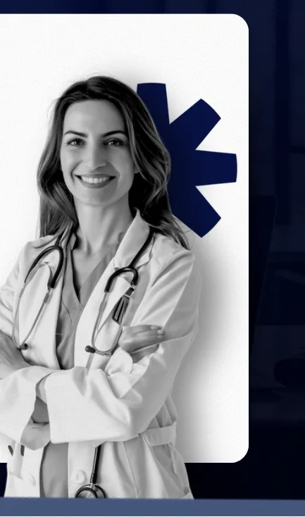 Médica sorrindo